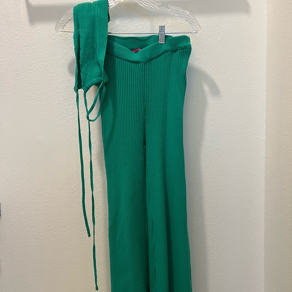 Two piece set- crop top and pants